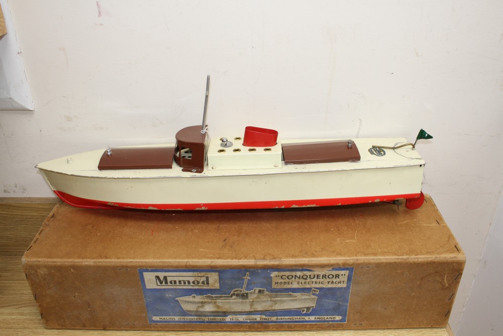 A rare boxed Mamod Conqueror model electric yacht, 1950s, the label stating Malins (Engineers) Ltd, 25-31 Camden Street, Birmingham 1